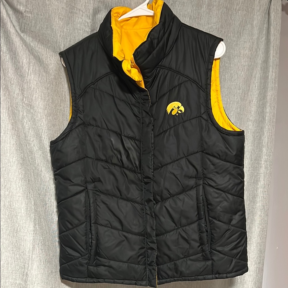 IOWA HAWKEYE REVERSIBLE PUFFER VEST